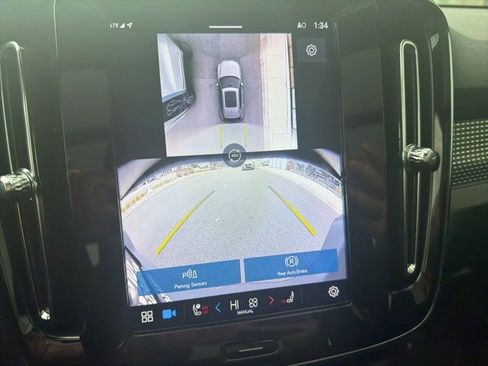 Certified 2025 Volvo XC40 B5 Plus image 23