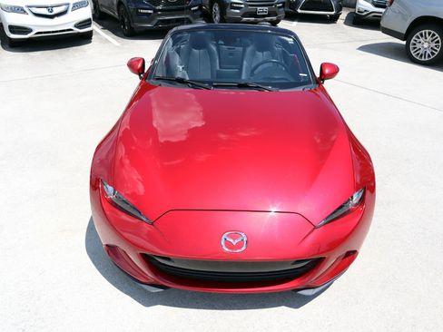 Used 2017 MAZDA MX-5 Miata Grand Touring RWD image 11