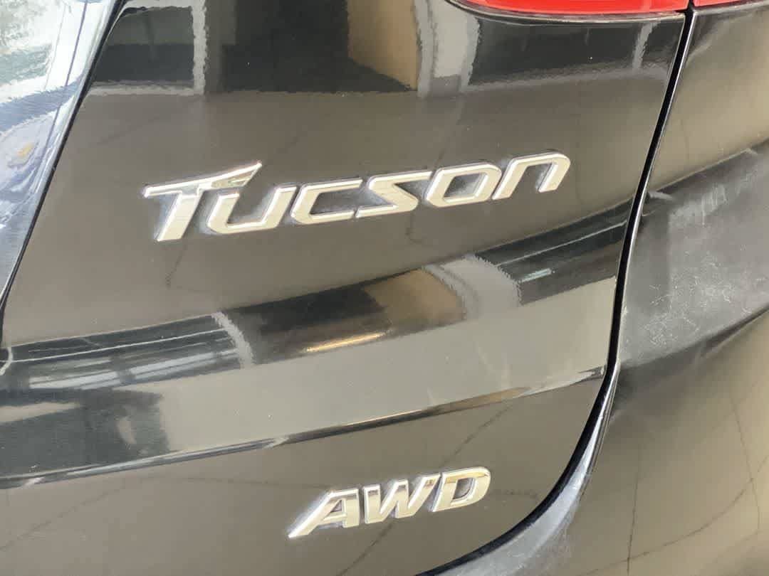 Used 2011 Hyundai Tucson GLS AWD/4WD image 12