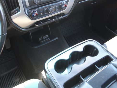 Used 2017 GMC Sierra 1500 SLE w/ SLE Value Package image 18