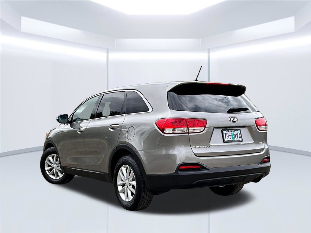 Used 2018 Kia Sorento L FWD image 13