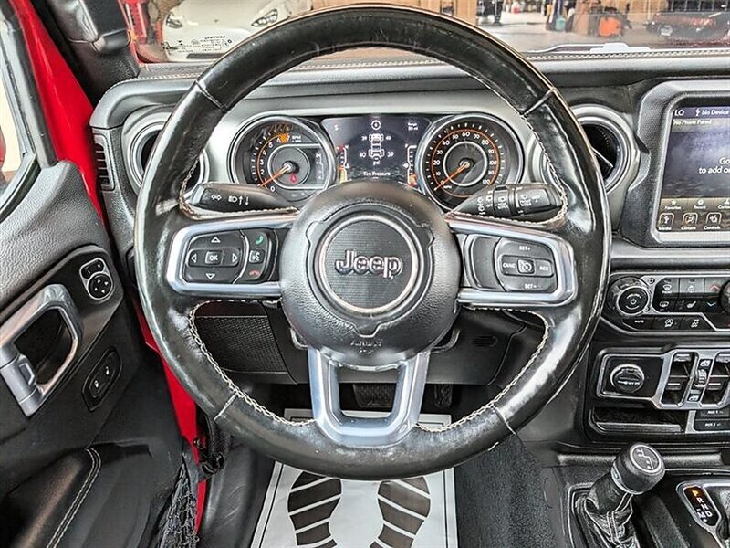 Used 2023 Jeep Wrangler Unlimited Sahara w/ Cold Weather Group AWD/4WD image 19