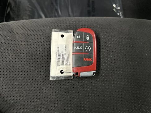 Used 2019 Dodge Challenger SRT Hellcat RWD image 38