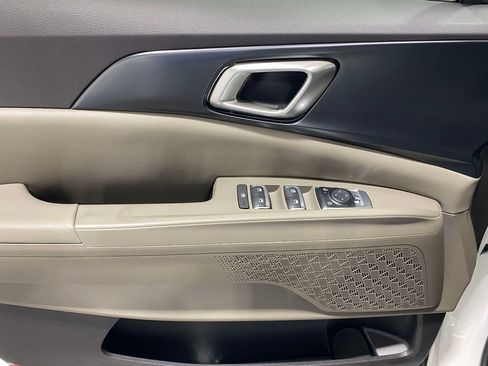 New 2026 Kia Carnival FWD image 17