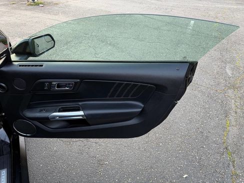 Used 2016 Ford Mustang Premium RWD image 32
