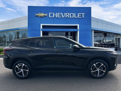 Used 2025 Chevrolet Trax RS w/ Driver Confidence Package FWD image 5