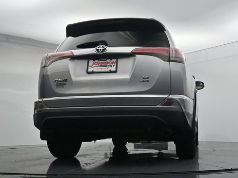 Used 2016 Toyota RAV4 LE AWD/4WD image 36