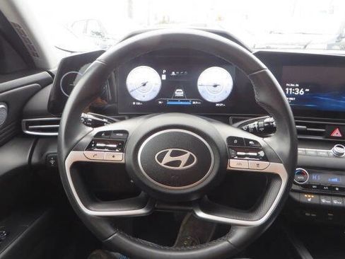 Used 2025 Hyundai Elantra SEL FWD image 20