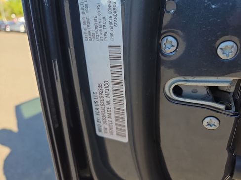 Used 2025 RAM 3500 Laramie AWD/4WD image 29