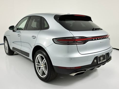 Used 2021 Porsche Macan image 3