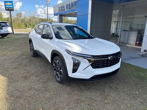New 2026 Chevrolet Trax RS w/ Sunroof Package image 2
