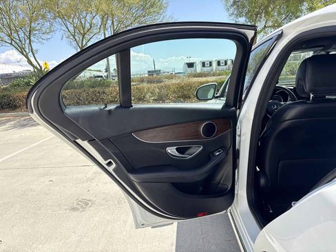 Used 2019 Mercedes-Benz C 300 Sedan image 11