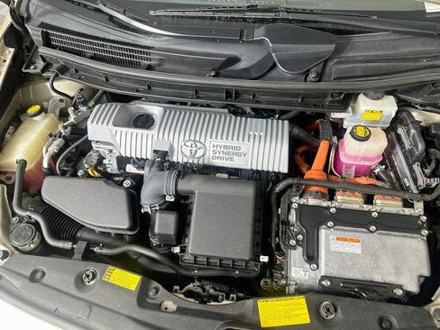 Used 2011 Toyota Prius Three w/ Navigation Pkg FWD image 31