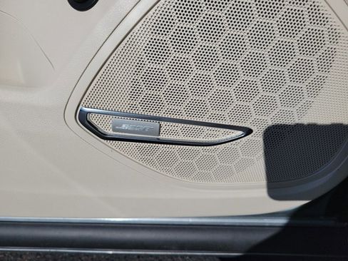 Used 2023 Buick Envision Avenir image 30