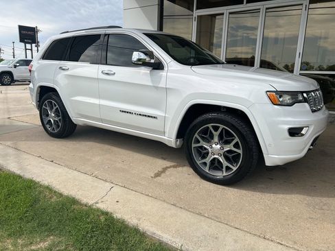 Used 2019 Jeep Grand Cherokee Overland RWD image 2