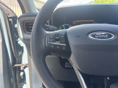 Used 2023 Ford Maverick Lariat w/ Lariat Luxury Package image 17