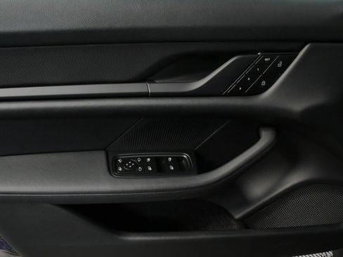 Used 2023 Porsche Taycan RWD image 7