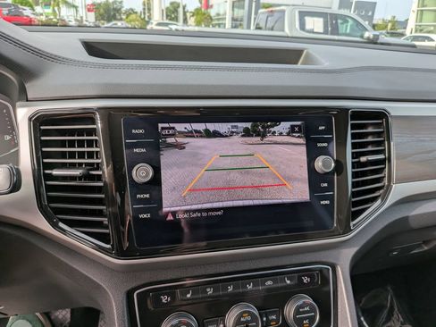 Certified 2023 Volkswagen Atlas SE w/ Panoramic Sunroof Package FWD image 21
