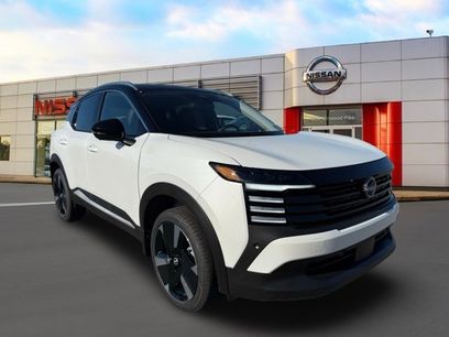 New 2026 Nissan Kicks SR w/ Cold Weather Package