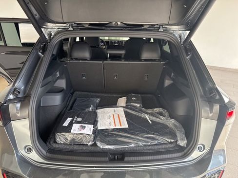 New 2025 Volkswagen Tiguan SE R-Line image 16