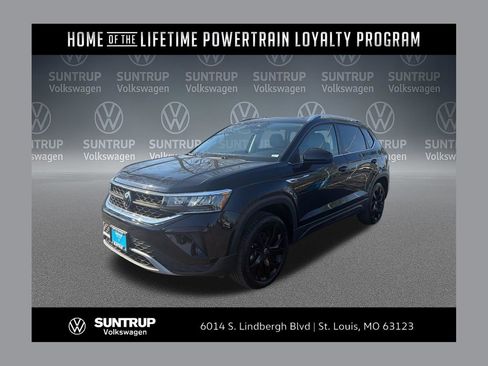 Used 2024 Volkswagen Taos SE image 1