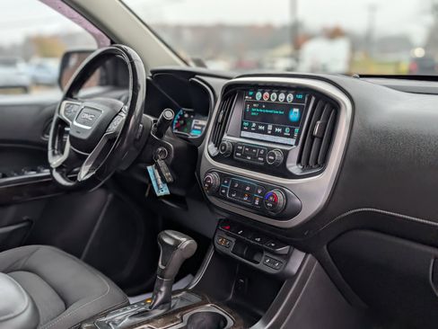 Used 2018 GMC Canyon SLE w/ SLE Convenience Package image 43