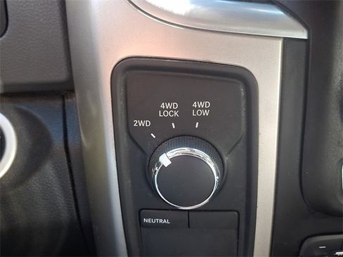 Used 2017 RAM 2500 SLT w/ Luxury Group image 24