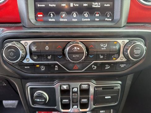 Used 2019 Jeep Wrangler Unlimited Rubicon AWD/4WD image 37