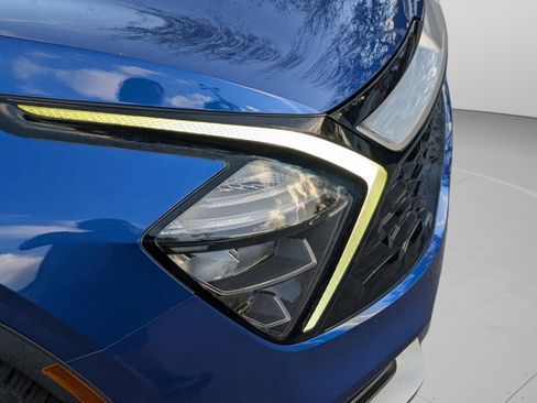 Certified 2023 Kia Sportage EX image 10