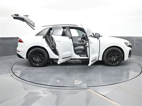 Used 2024 Audi SQ8 Prestige image 32