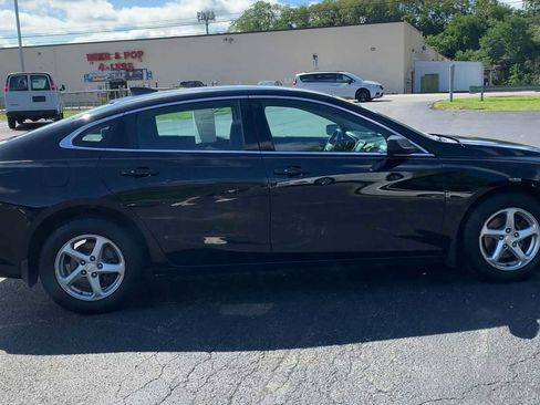 Used 2018 Chevrolet Malibu LS FWD image 9