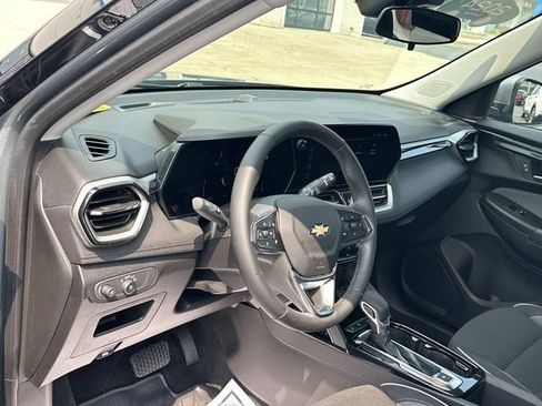 Certified 2024 Chevrolet TrailBlazer LT w/ LT Cold Weather Package FWD image 9