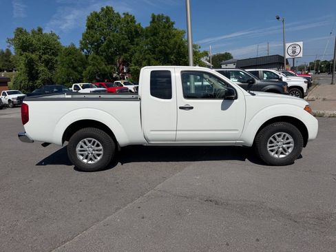 Used 2017 Nissan Frontier SV AWD/4WD image 6
