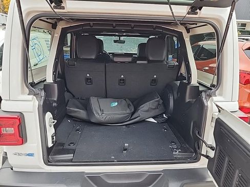 Used 2022 Jeep Wrangler Unlimited Sahara w/ Cold Weather Group image 9