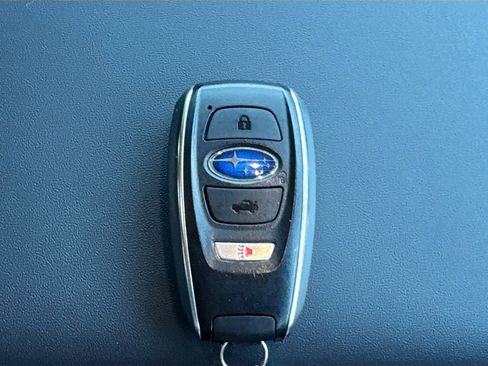 Certified 2025 Subaru Outback Limited image 32