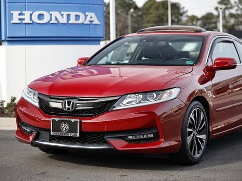 Used 2017 Honda Accord EX-L image 2
