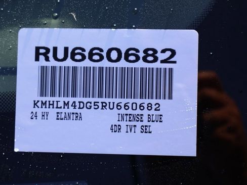 Used 2024 Hyundai Elantra SEL FWD image 7