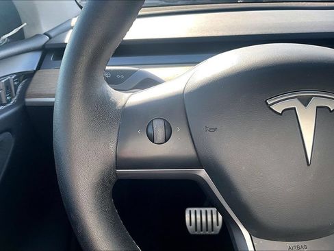 Used 2023 Tesla Model Y Performance AWD/4WD image 14