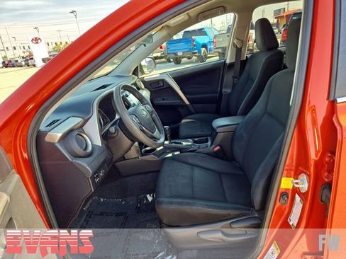 Used 2015 Toyota RAV4 LE FWD image 18