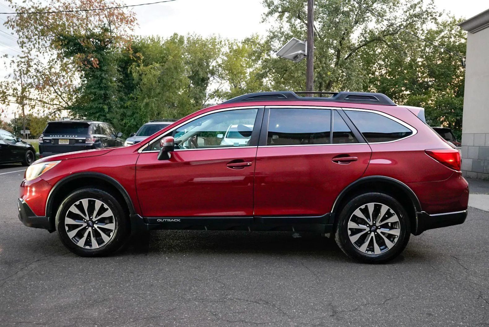 Used 2016 Subaru Outback 2.5i Limited AWD/4WD image 9