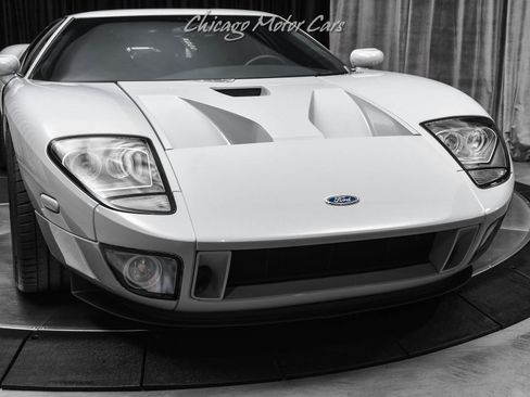 Used 2005 Ford GT RWD image 43