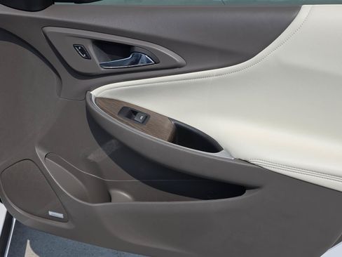 Used 2023 Chevrolet Malibu LT w/ LPO, Floor Liner Package FWD image 16