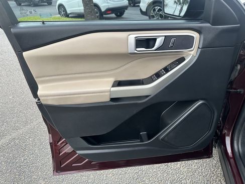 Used 2022 Ford Explorer XLT image 10