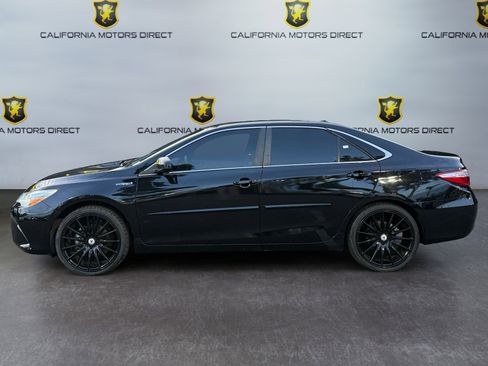 Used 2017 Toyota Camry LE image 2