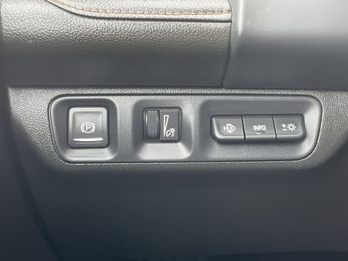 Used 2023 GMC Acadia AT4 w/ Technology Package AWD/4WD image 33