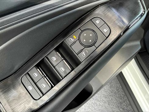 New 2026 Nissan Rogue S image 19