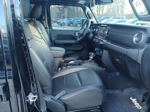 Used 2021 Jeep Wrangler Unlimited Sahara w/ Cold Weather Group image 20