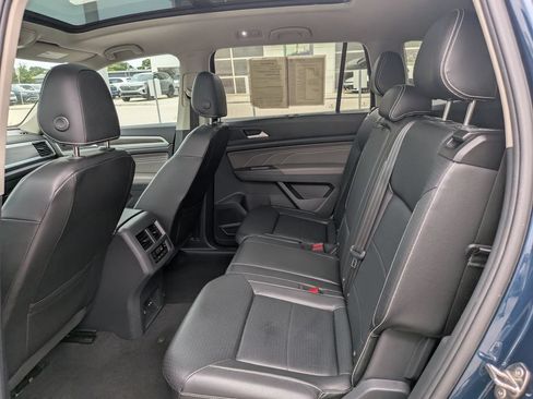 Certified 2023 Volkswagen Atlas SE w/ Panoramic Sunroof Package FWD image 17