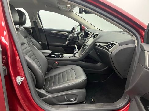 Used 2014 Ford Fusion SE w/ Equipment Group 202A image 26