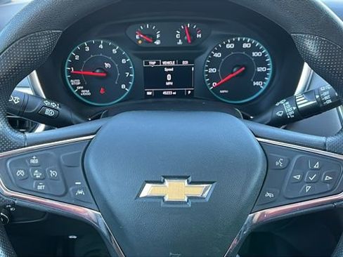 Used 2021 Chevrolet Equinox LS w/ LS Convenience Package FWD image 31